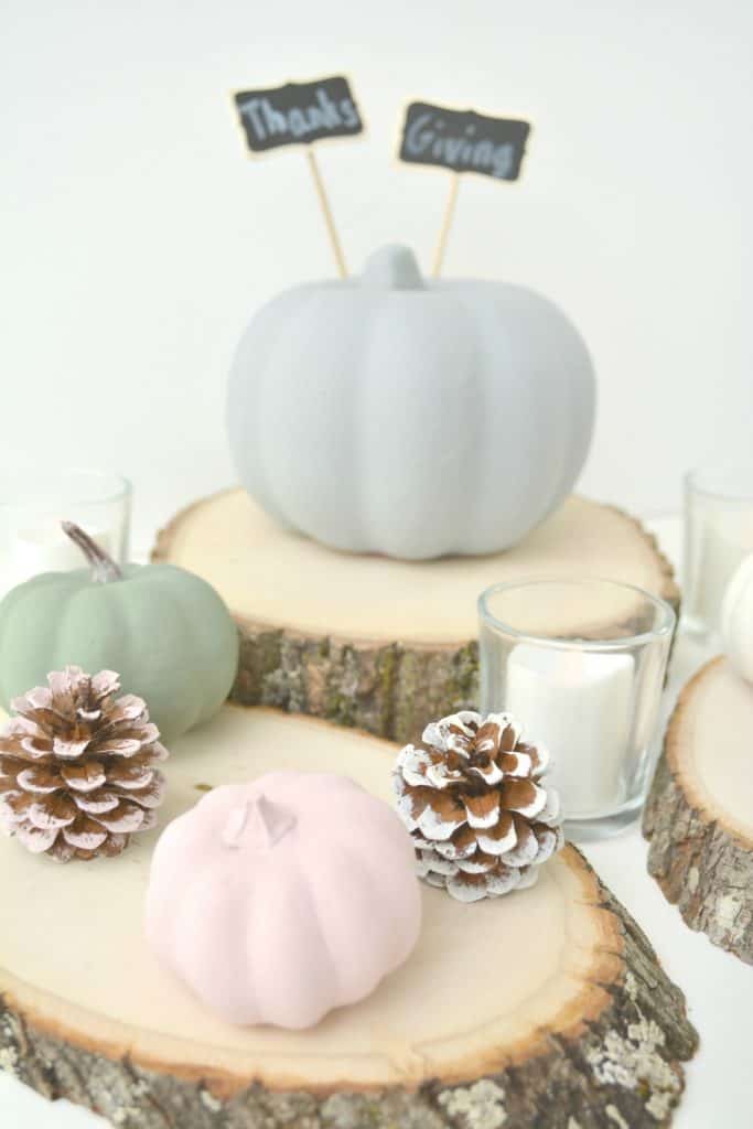 DIY Chalkboard Pumpkin Centerpiece | Thanksgiving pumpkin, fall craft, fall pumpkin craft | #craft #diy #painting #pumpkin #thanksgiving #diypumpkincraft #pumpkincraft #centerpiece Chalkboard Pumpkin Centerpiece