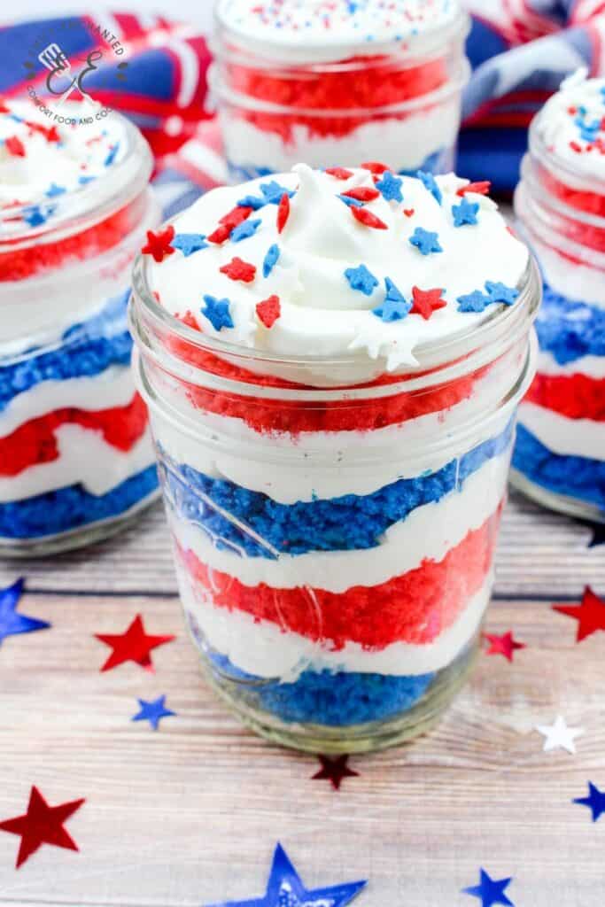 4th of July Cake in a Jar Dessert Recipe