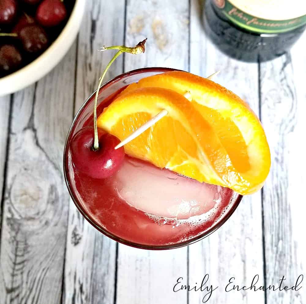 Beach-Worthy Cocktails You Can Enjoy At Home | Rum Drink, Rum Cocktail, Rum Punch, Whiskey Cocktail, Whiskey Punch | #alcohol #cocktails #summerdrinks #rum #whiskey Beach-Worthy Cocktails You Can Enjoy At Home