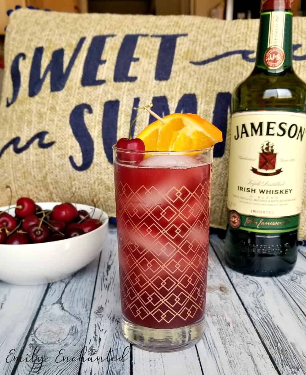 Beach-Worthy Cocktails You Can Enjoy At Home | Rum Drink, Rum Cocktail, Rum Punch, Whiskey Cocktail, Whiskey Punch | #alcohol #cocktails #summerdrinks #rum #whiskey Beach-Worthy Cocktails You Can Enjoy At Home