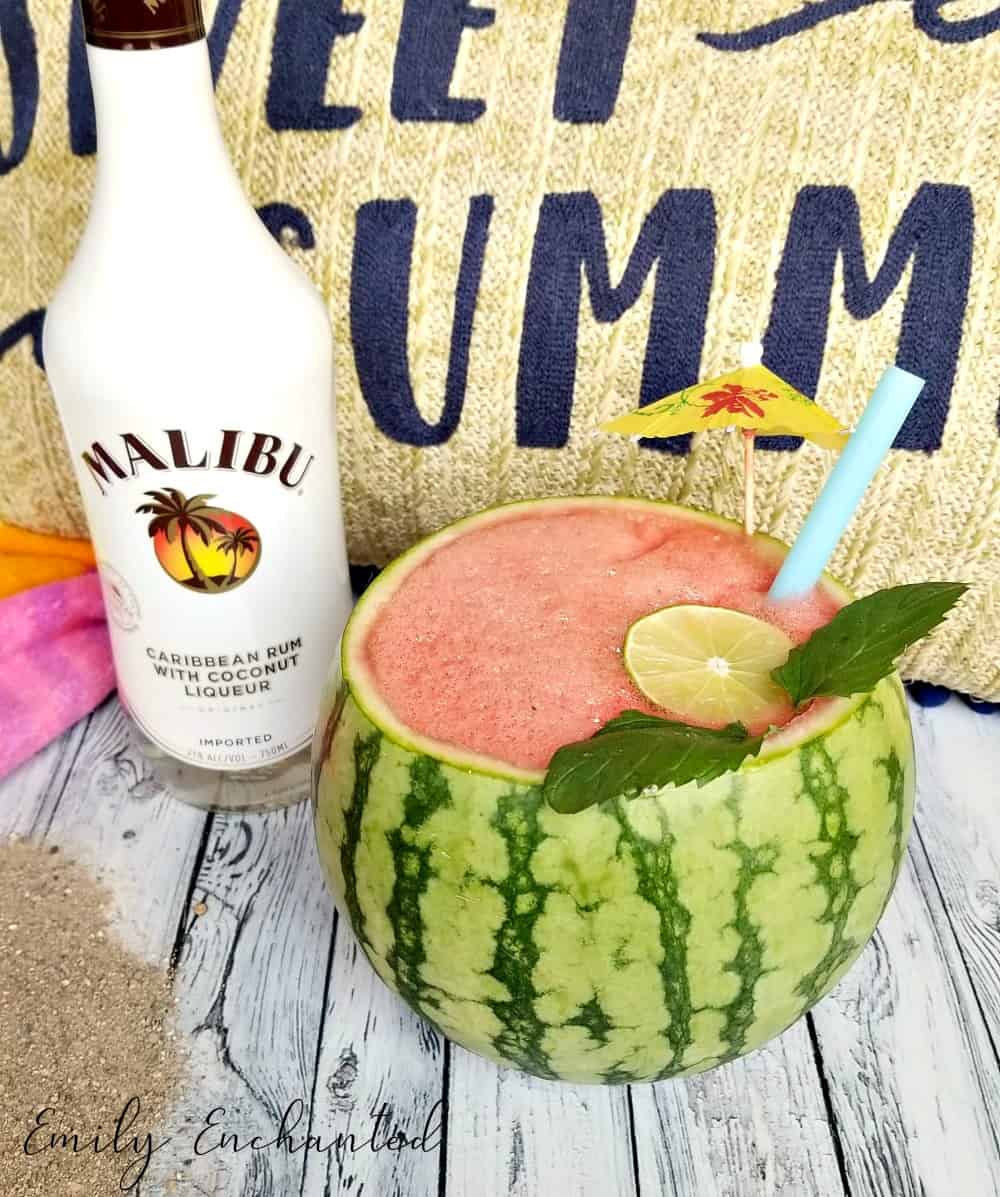 Beach-Worthy Cocktails You Can Enjoy At Home | Rum Drink, Rum Cocktail, Rum Punch, Whiskey Cocktail, Whiskey Punch | #alcohol #cocktails #summerdrinks #rum #whiskey Beach-Worthy Cocktails You Can Enjoy At Home