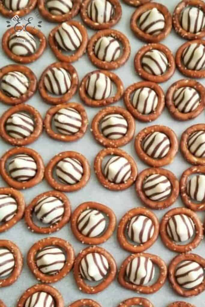 Christmas Pretzel Rings Christmas Pretzel Rings