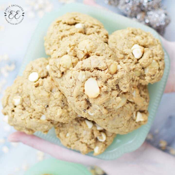 White Chocolate Macadamia Nut Oatmeal Cookies