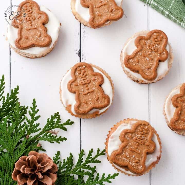 Gingerbread Cheesecake Bites