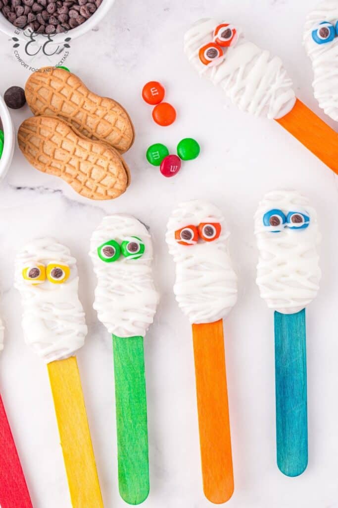 Mummy Pops (with Nutter Butters) Mummy Pops (with Nutter Butters)
