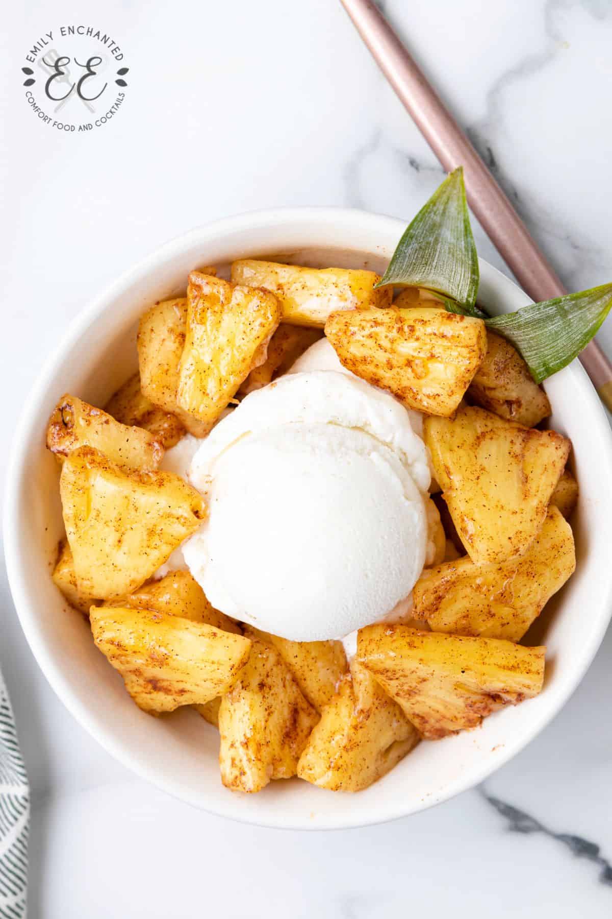 Grilled Pineapple with ice cream